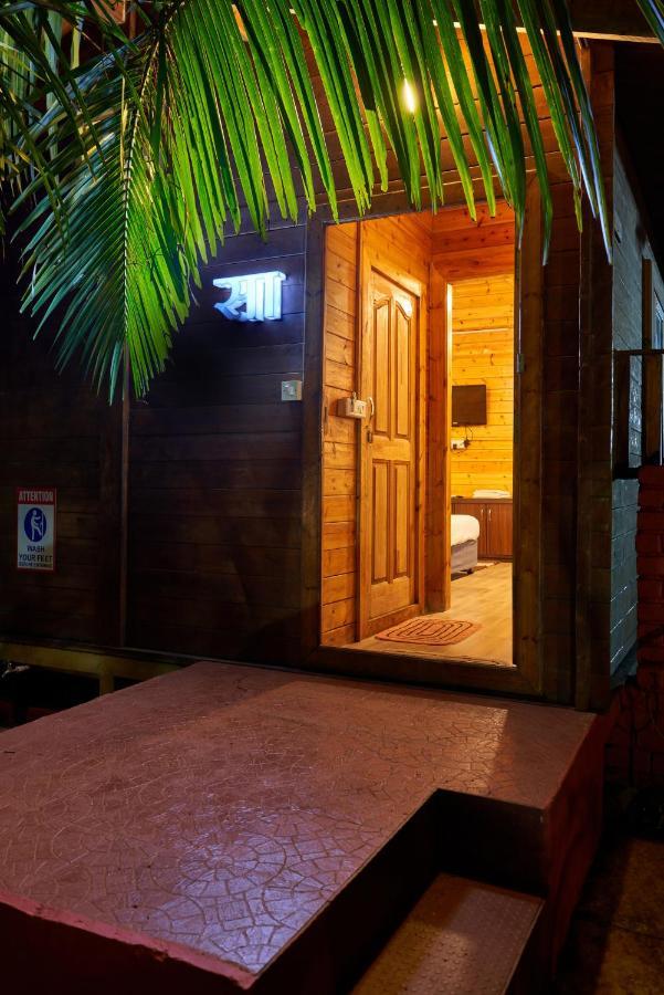 Tranquil Beach Resort Harihareshwar Екстериор снимка