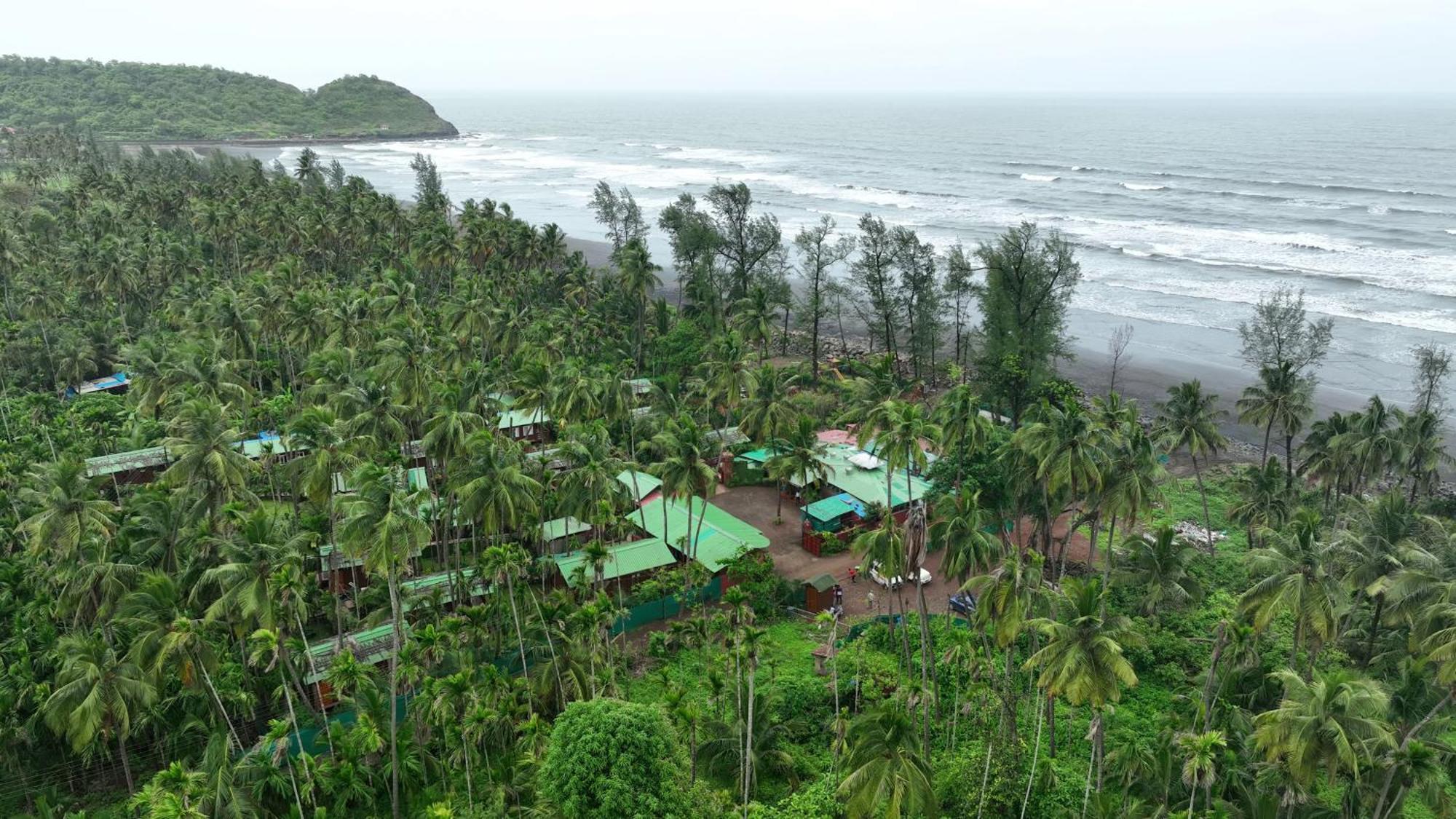 Tranquil Beach Resort Harihareshwar Екстериор снимка