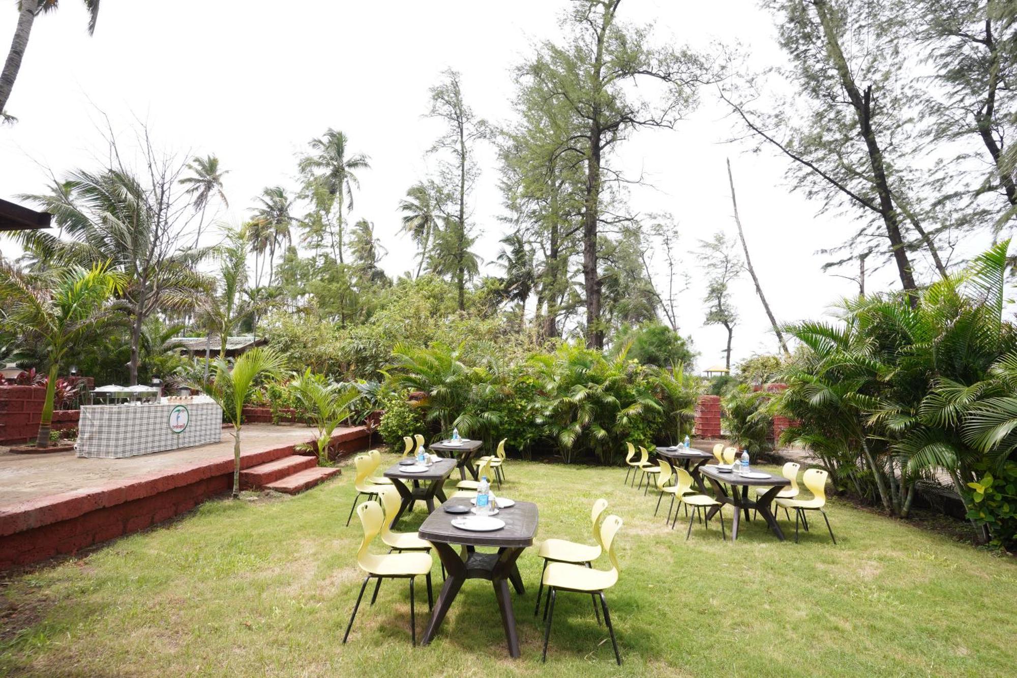 Tranquil Beach Resort Harihareshwar Екстериор снимка